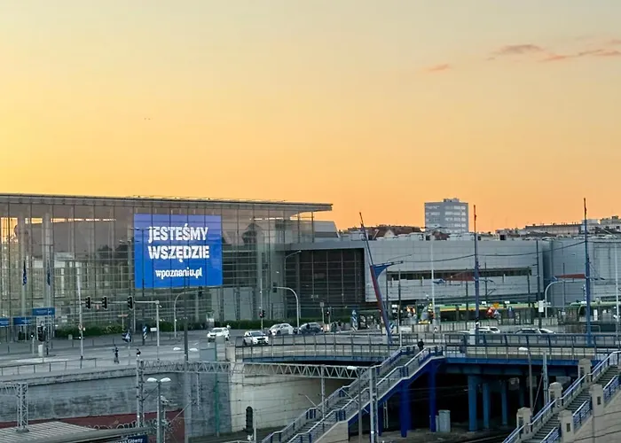 Piper Towarowa Centrum Targi アパート ポズナン